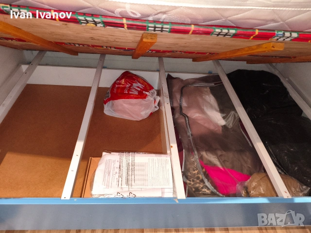 Детско двуетажно легло, ъглов гардероб и бюро с подвижна поставка за компютър, снимка 4 - Спални и легла - 53734960