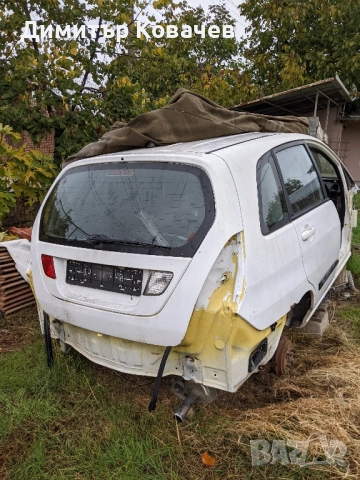 Продавам Сузуки Лиана за части 