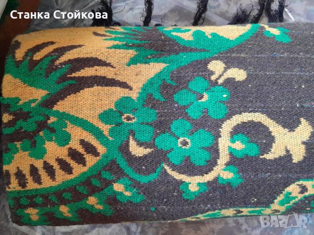 Вълнен килим трицветен/жълто,зелено,чeрно/, снимка 1 - Килими - 46408497