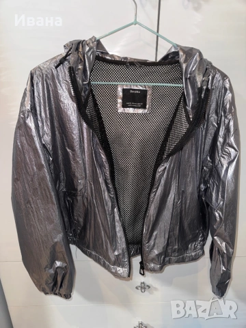 Ветровка Bershka, снимка 3 - Суичъри - 53918181