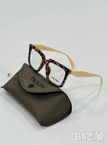 очила с калъф prada , снимка 5 - Слънчеви и диоптрични очила - 50684611