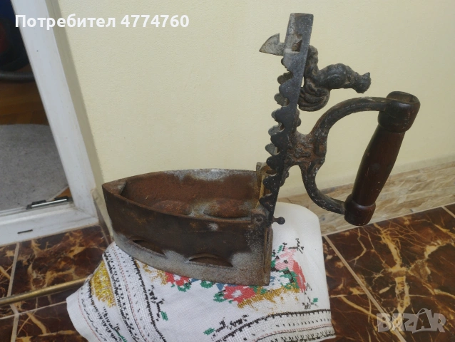 Старинна ютия на жар , снимка 6 - Антикварни и старинни предмети - 54279390