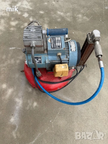 Мини компресор на въздух, снимка 2 - Други инструменти - 53957670