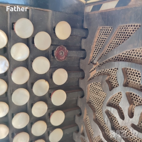 Колекционерски ретро акордеон Maximilien Vichoff, снимка 5 - Акордеони - 51787016