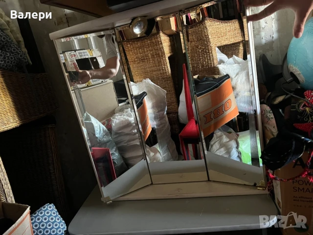 Шкаф за баня Огледало, Контакт , снимка 3 - Шкафове - 50590594