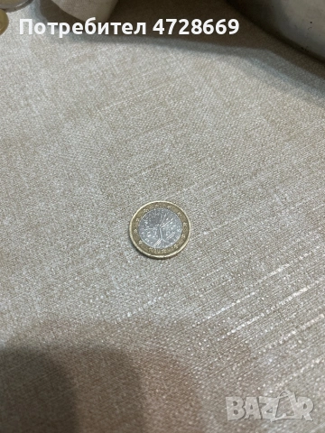 Монета 1 евро от 2001 година с изместен център