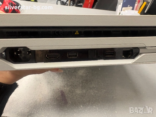 Плейстейшън Ps 4 pro комплект, снимка 3 - PlayStation конзоли - 52688588