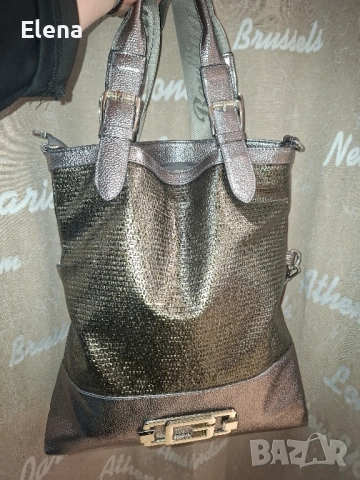 Дамска чанта,имитация на GUESS. 