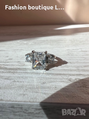 Сребрист пръстен с 3 блестящи кристала с различни големина ❤️, снимка 5 - Пръстени - 52247758