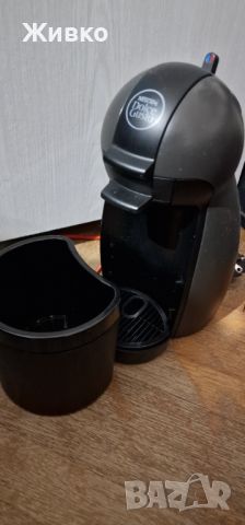 Кафемашина Dolce Gusto Krups + малък контейнер за кафе капсули, снимка 2 - Кафемашини - 45585786