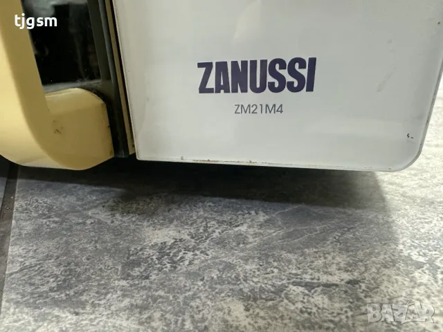 Микровълнова с грил  Zanussi ZM21M4  700W 21l, снимка 8 - Микровълнови - 49320170