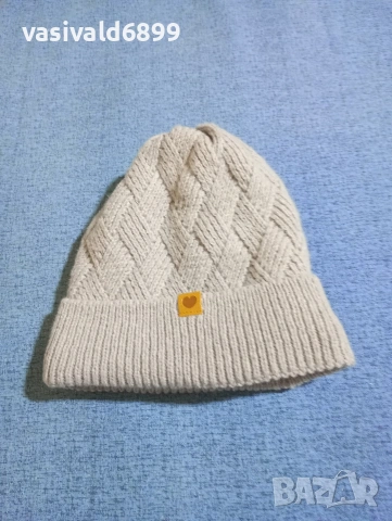 Зимна дамска шапка 