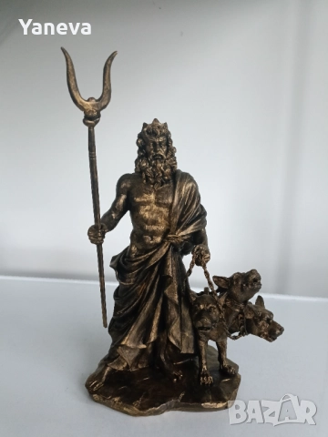 Хадес , богът на подземния свят  с неговото триглаво куче Цербер. , снимка 10 - Статуетки - 52664805