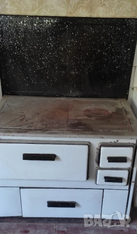 Ретро печка на твърдо гориво от СОЦА* С фурна* Модел тип "Вулкан", снимка 1