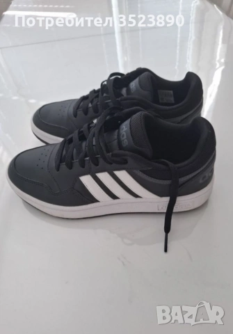 Маратонки на Адидас