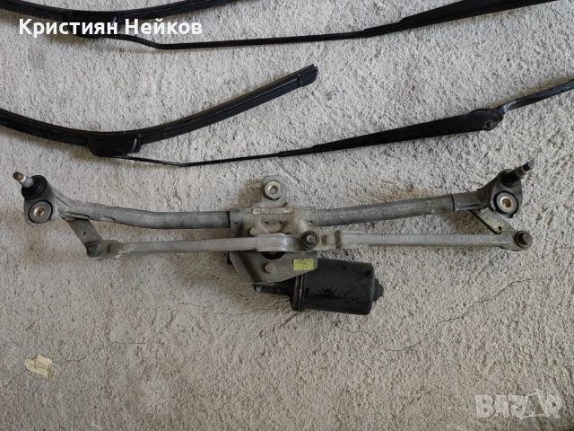 Голф 4 - Рамо чистачки, управление