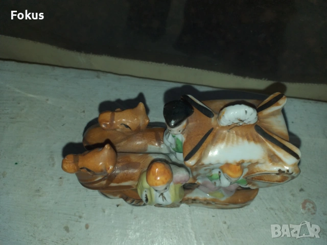 Страхотна стара порцеланова статуетка с маркировка порцелан, снимка 2 - Антикварни и старинни предмети - 53452835