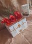 Чантичка с ръчно изработени рози , снимка 1 - Подаръци за жени - 45432435