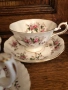 Два чаени и кафени комплекта Royal Albert с деликатен флорален мотив. Чашите и чинийките са в добро , снимка 3