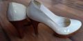 Лачени бели обувки на висок ток , снимка 3