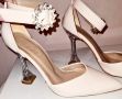 Бежови дамски лачени обувки , снимка 1 - Дамски обувки на ток - 45408239