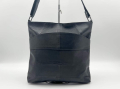 Модерна дамска чанта от естествена к. в класически прав дизайн 36/35см 