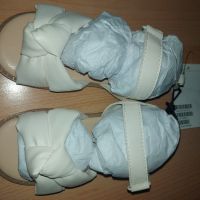 нови сандали h&m 24 номер, снимка 2 - Детски сандали и чехли - 45297398