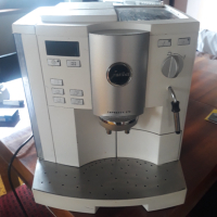 Кафе машина робот Jura , снимка 2 - Кафемашини - 44940883