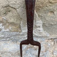 Стара ръчно кована наковалня за клепане на коса , снимка 1 - Антикварни и старинни предмети - 45312497