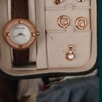 PIERRE CARDIN – Комплект часовник  + 2 чифта обеци нов с кутия., снимка 1 - Дамски - 45594555