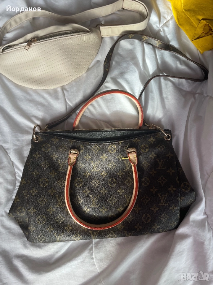 Лот от дамски раници и чанти, снимка 1