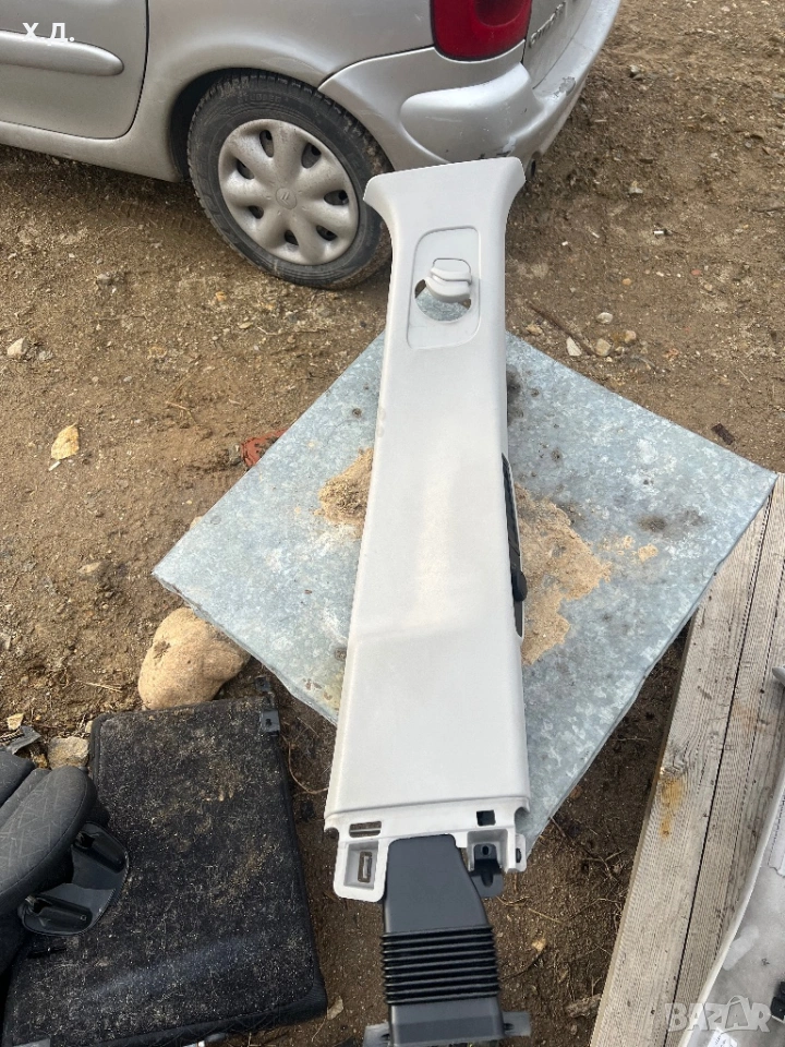 Интериорна дясна колонка между вратите Ситроен Ц4 Пикасо 2007г, снимка 1