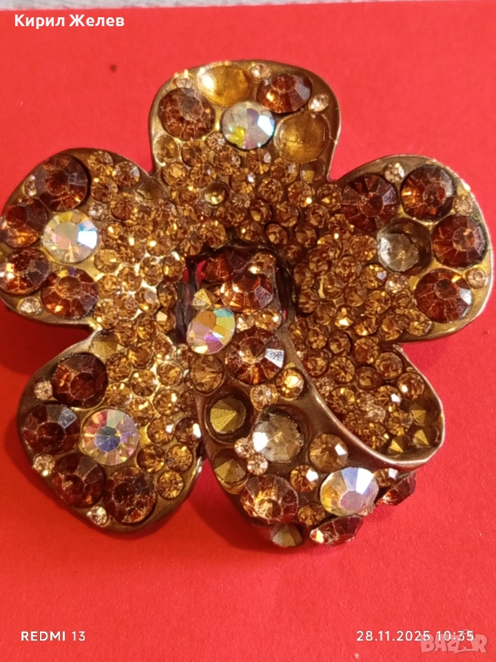 Винтидж брошка с флорален мотив обсипана с кафяви и цветни кристали Hollycraft 52173, снимка 1