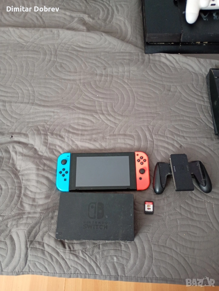 Продавам Nintendo switch + игра "super mario 3d world", снимка 1