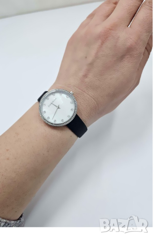 Дамски сребрист часовник с кристали Jean Bellecour, снимка 3 - Дамски - 44970988