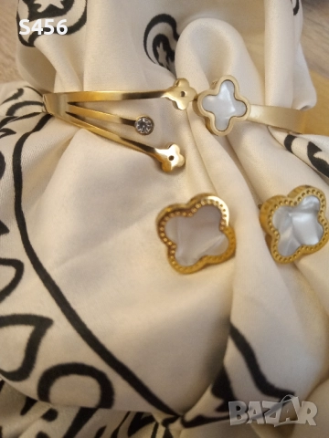 Гривна, обеци Van Cleef