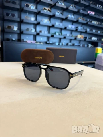 очила с черен обикновен калъф и ув защита Tom Ford , снимка 3 - Слънчеви и диоптрични очила - 51337302