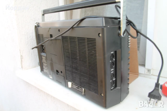 Радио касетофон ''Crown C&C  630 FW'', снимка 8 - Радиокасетофони, транзистори - 51195261