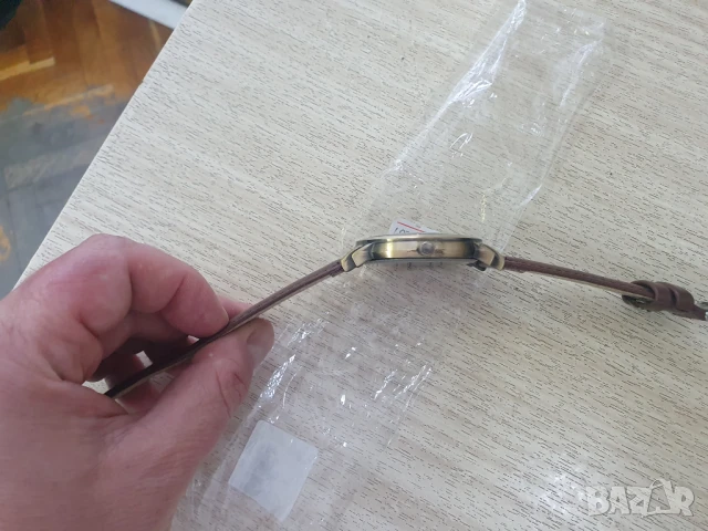 Дизайнерски часовник с въртящи дискове (нов) , снимка 5 - Други - 50925968