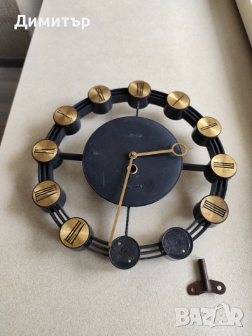 стенен часовник ссср