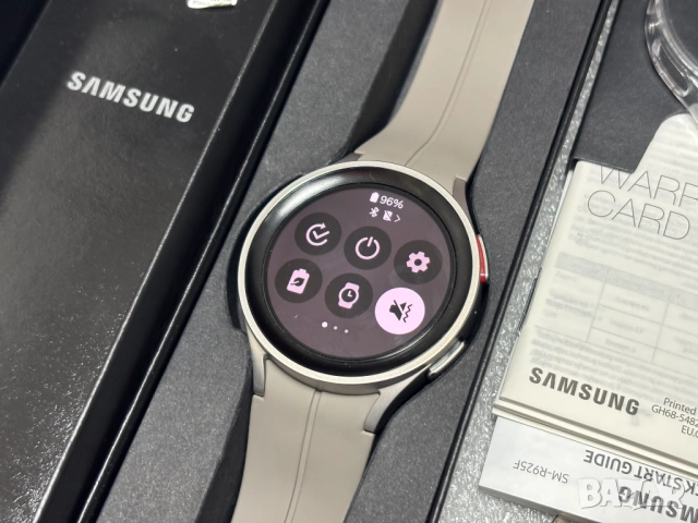 КАТО НОВ! Смарт часовник Samsung Galaxy Watch5 Pro 45mm Gray Titanium,1.4", снимка 3 - Смарт часовници - 52390849