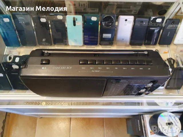 Радио Grundig Concert Boy 230  В перфектно техническо и много добро визуално състояние., снимка 6 - Радиокасетофони, транзистори - 49126532