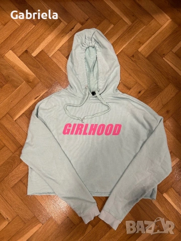 Продавам лот суитшърти. 