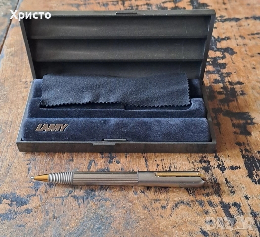 химикалка Lamy Persona twist титаниева с позлатени части, снимка 2 - Други ценни предмети - 36472539