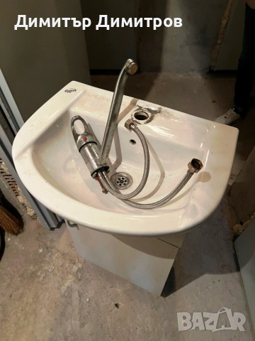 Мивка със шкаф и смесител за баня PVC