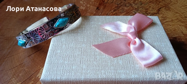 Стилна отворена гривна, с винтидж флорален дизайн, идеална за ежедневно носене от жени, снимка 4 - Гривни - 54008353