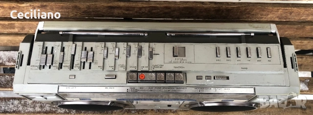 Радиокасетофон JVC RC M70, снимка 4 - Радиокасетофони, транзистори - 53333193