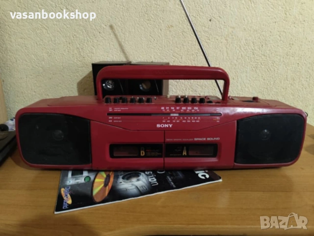 Sony CFS-W305S (1991) – Ретро Бумбокс в „Огнено Червено“