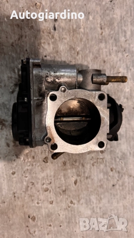 Дроселова Клапа за VW Golf 4 - 06A133064, снимка 2 - Части - 53002123