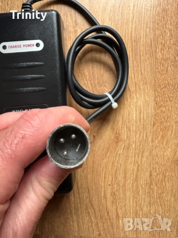 Зарядно за велосипед скутер 28V 2A/ e bike /scooter , снимка 3 - Велосипеди - 50504499